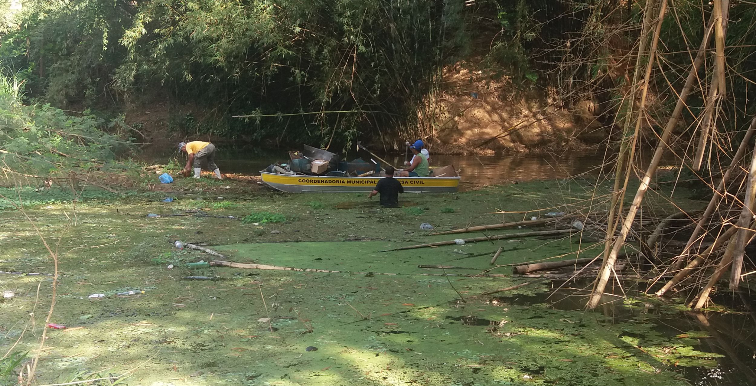 Começa a limpeza do Rio Muqui, em Atílio Vivacqua